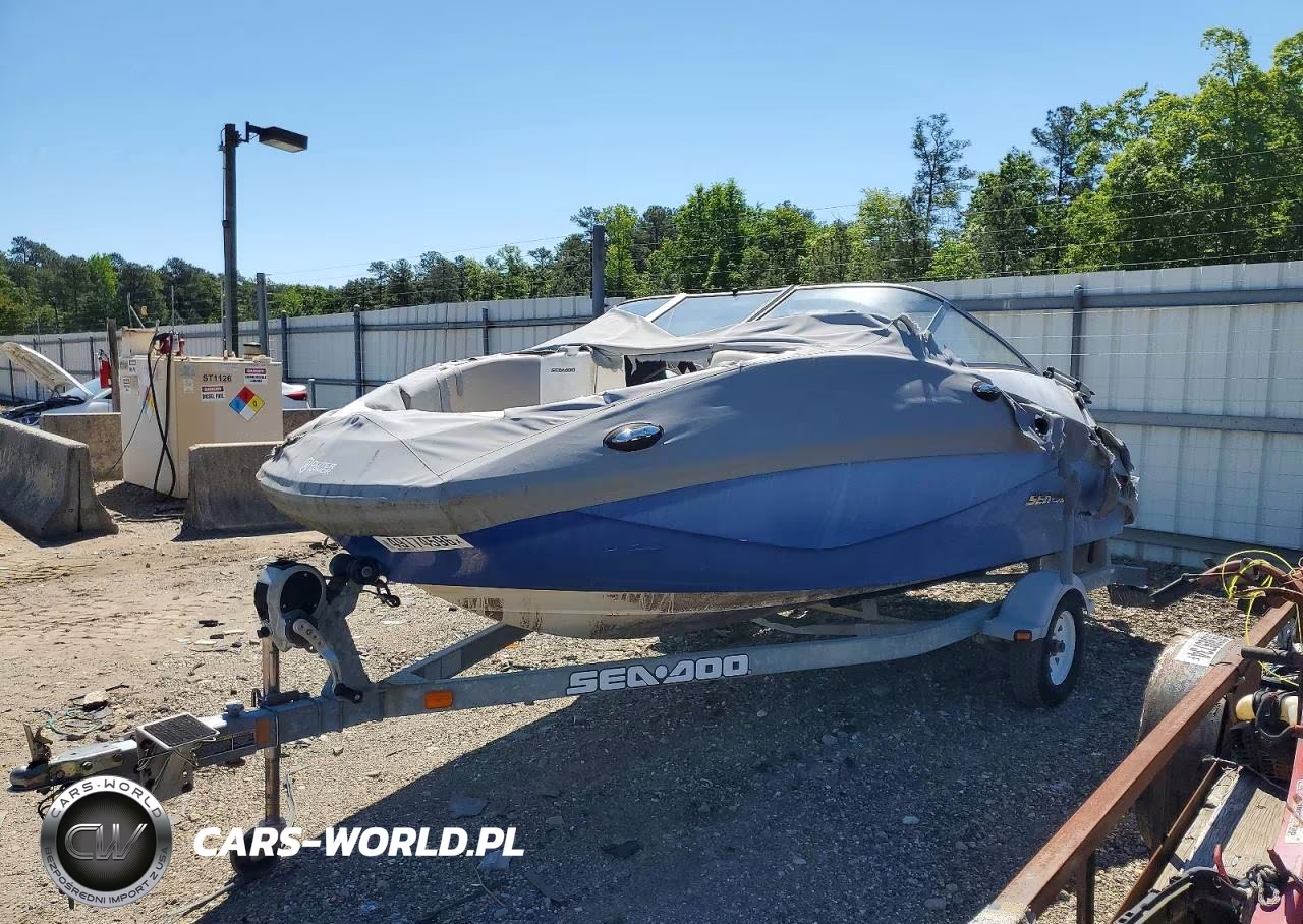 2011 Sea-Doo Challenger - Boat