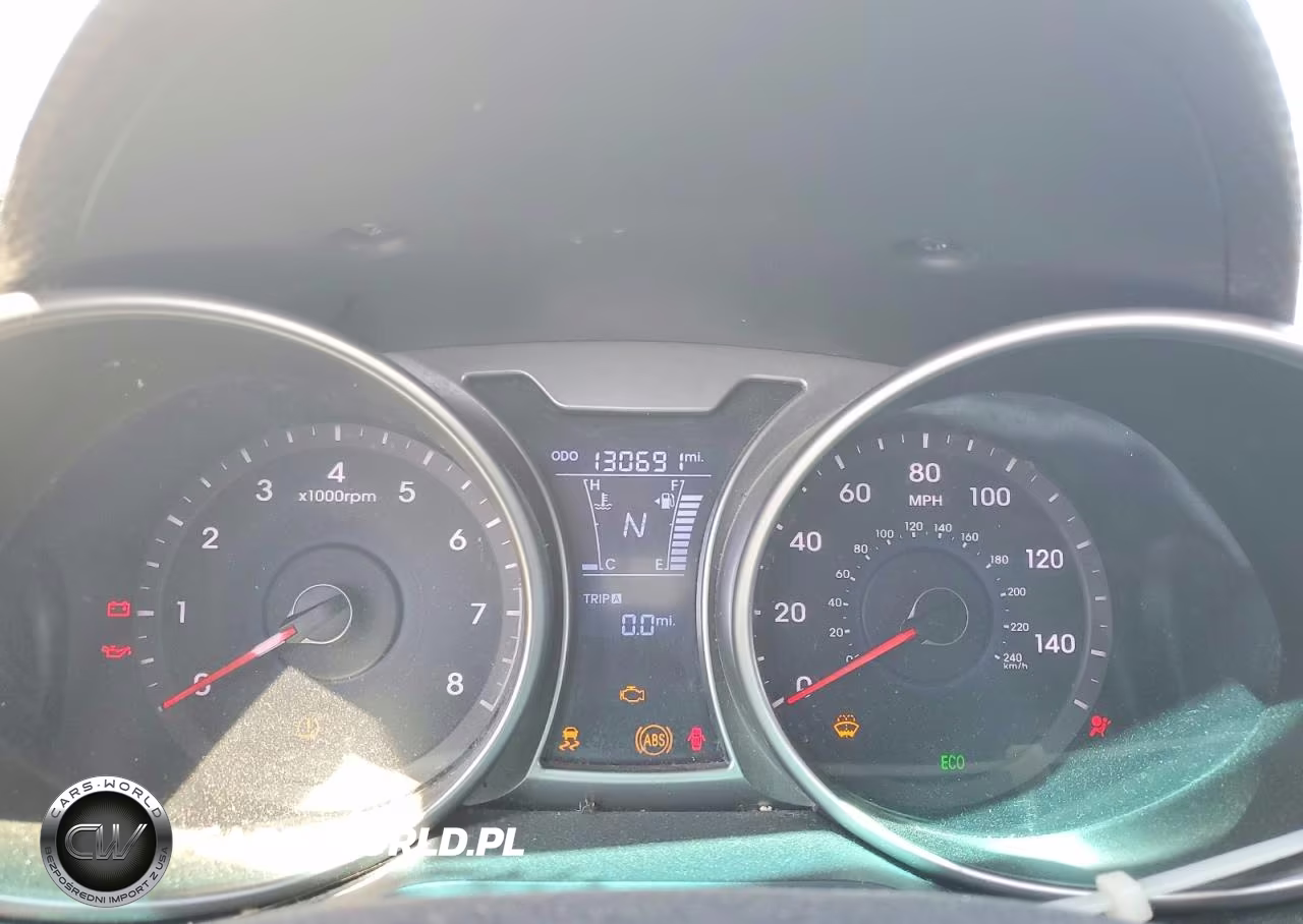 2015 Hyundai Veloster Base VIN:KMHTC6AD9FU243408 - 9
