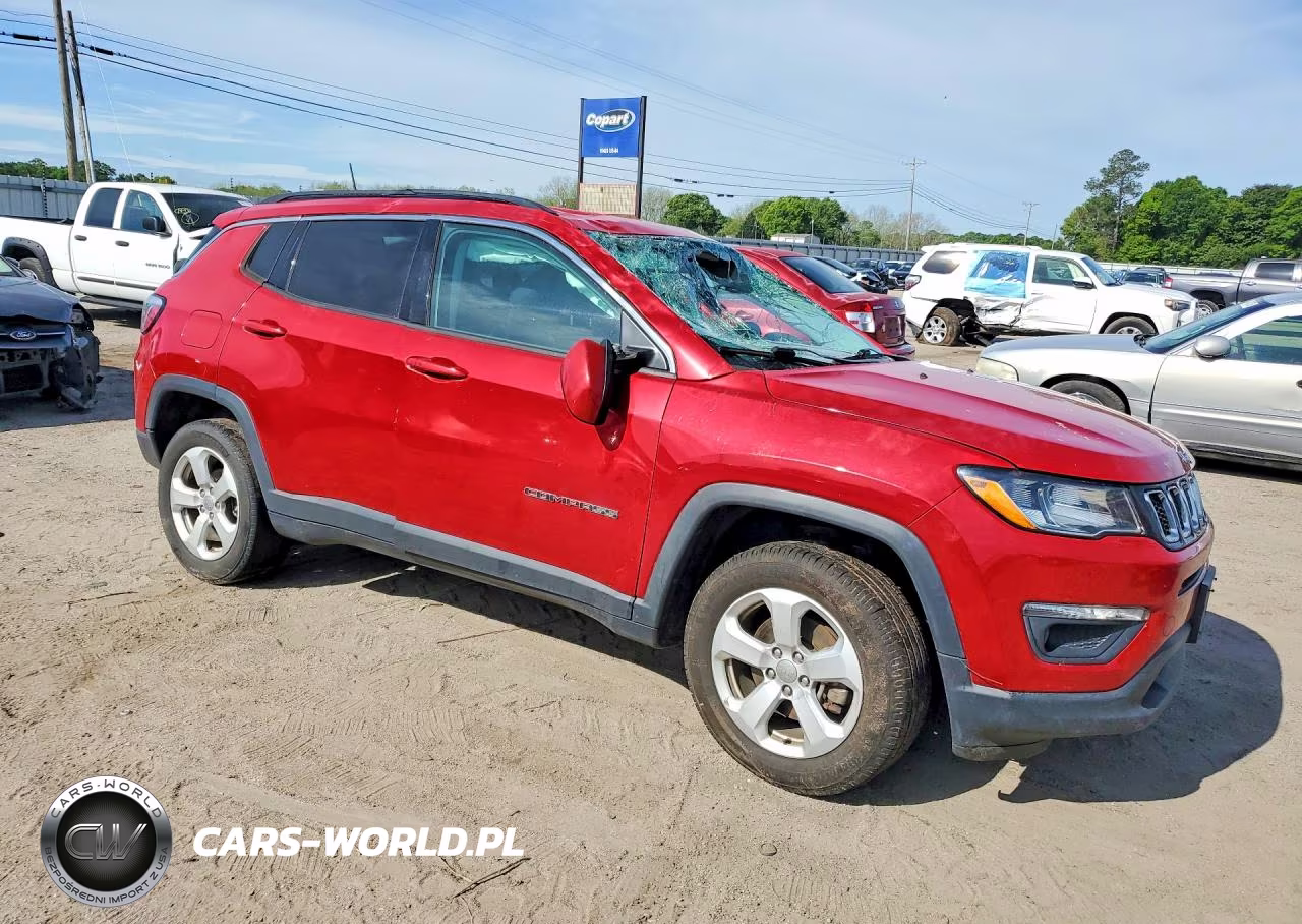 2018 Jeep Compass Latitude VIN:3C4NJDBB6JT485340 - 4