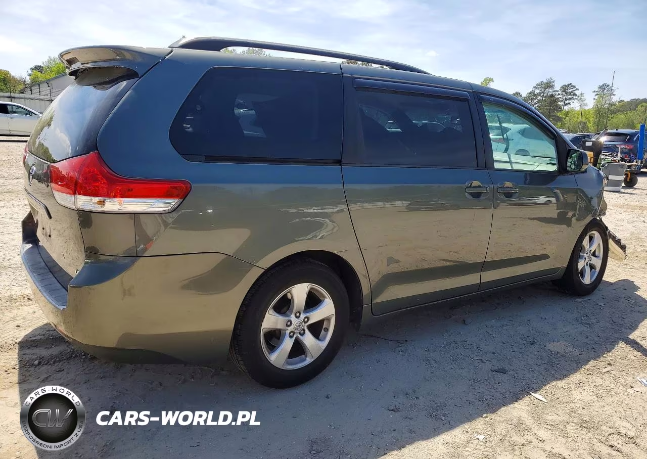 2014 Toyota Sienna Le 8-Passenger VIN:5TDKK3DC4ES495798 - 3