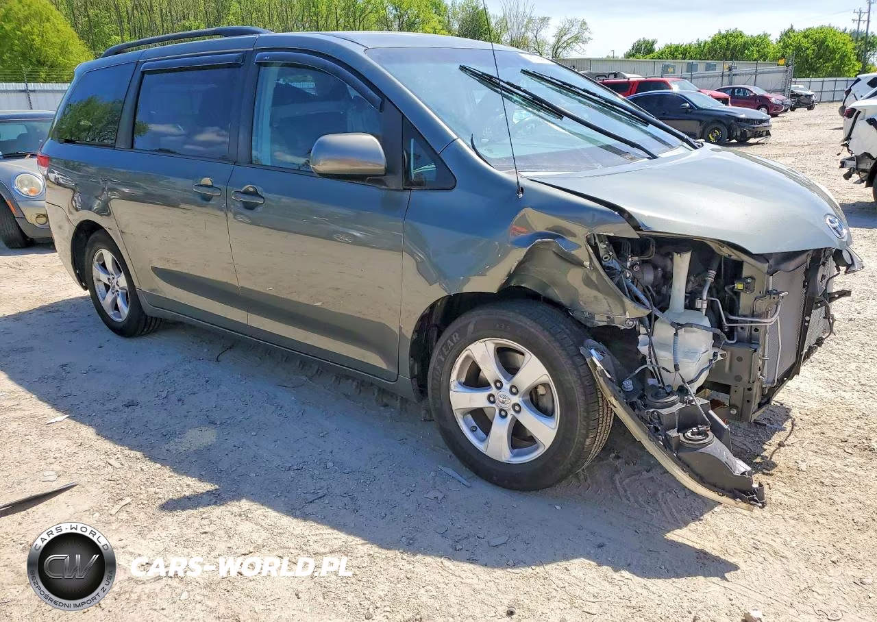 2014 Toyota Sienna Le 8-Passenger VIN:5TDKK3DC4ES495798 - 4
