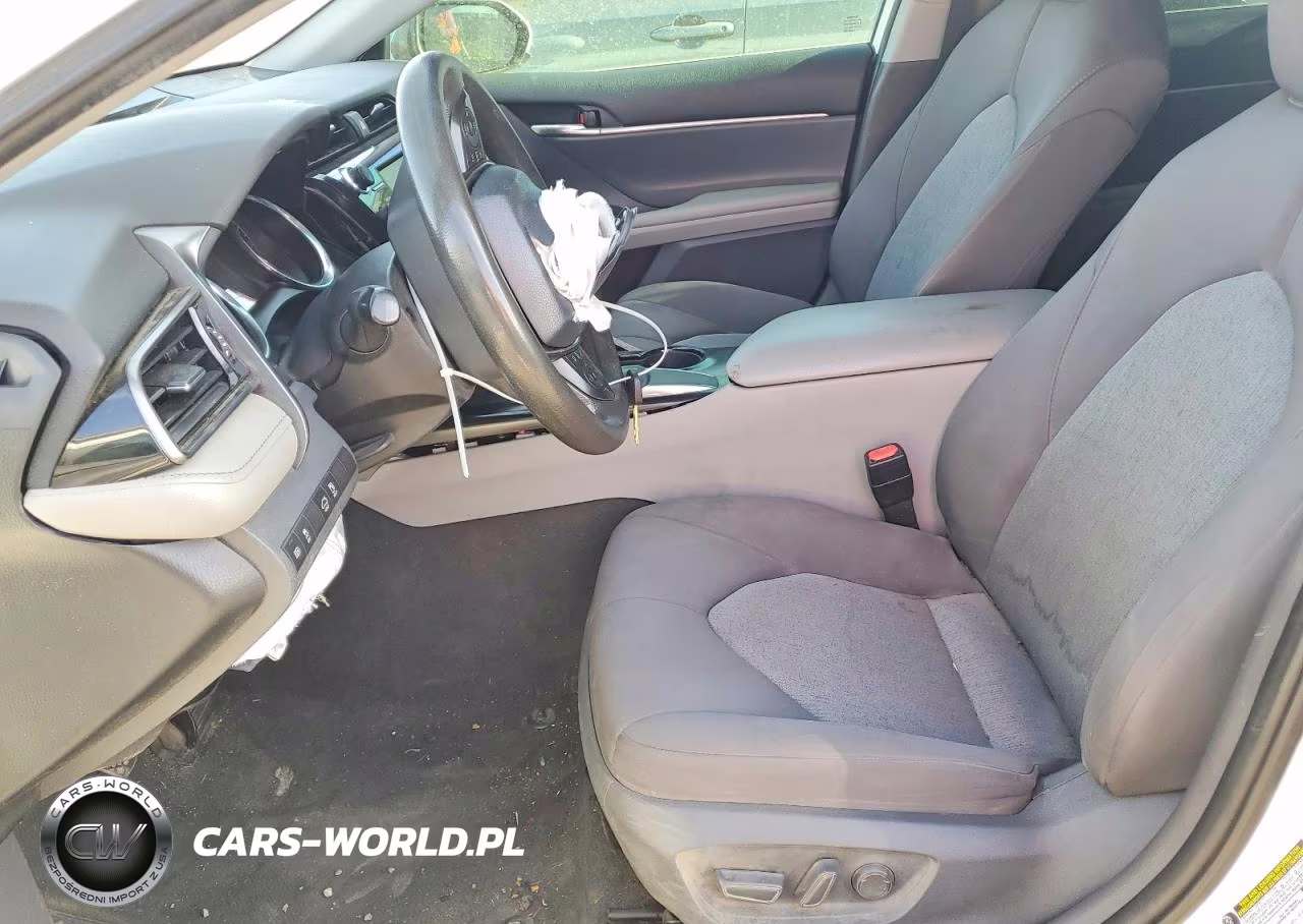2020 Toyota Camry Le VIN:4T1C11AKXLU965781 - 7