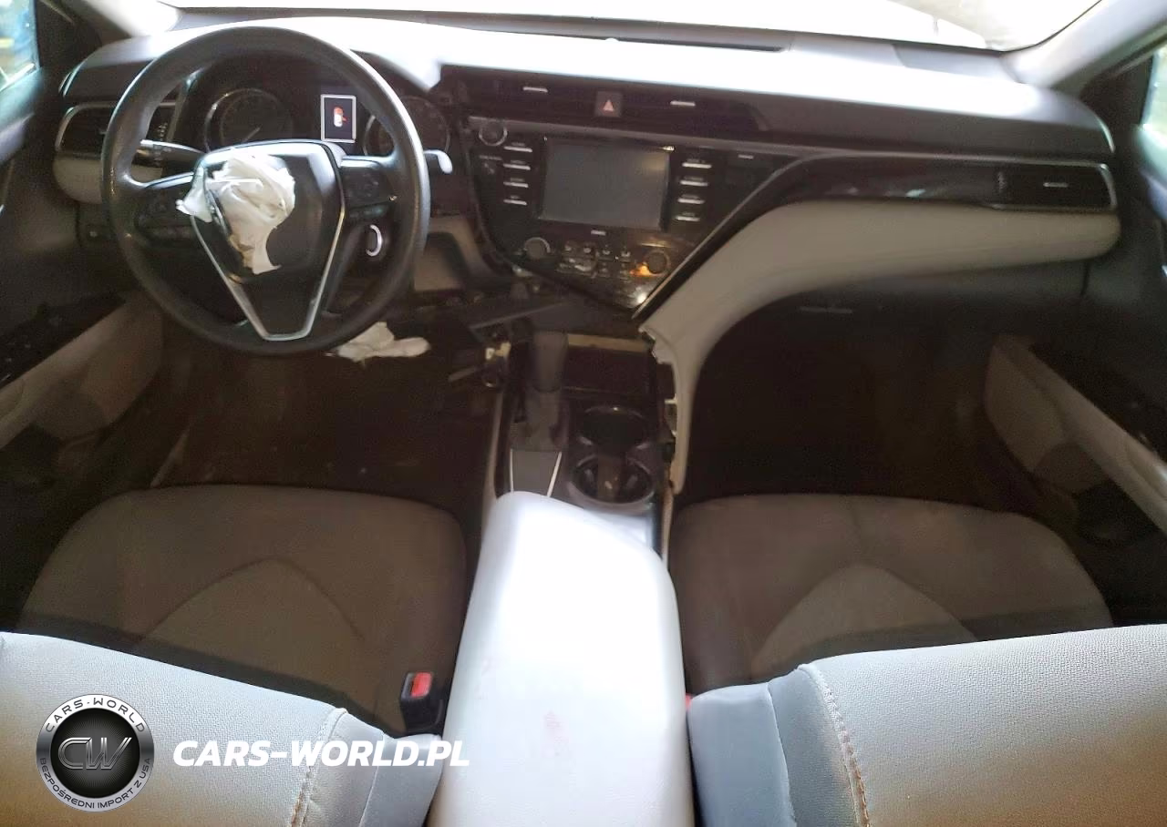 2020 Toyota Camry Le VIN:4T1C11AKXLU965781 - 8