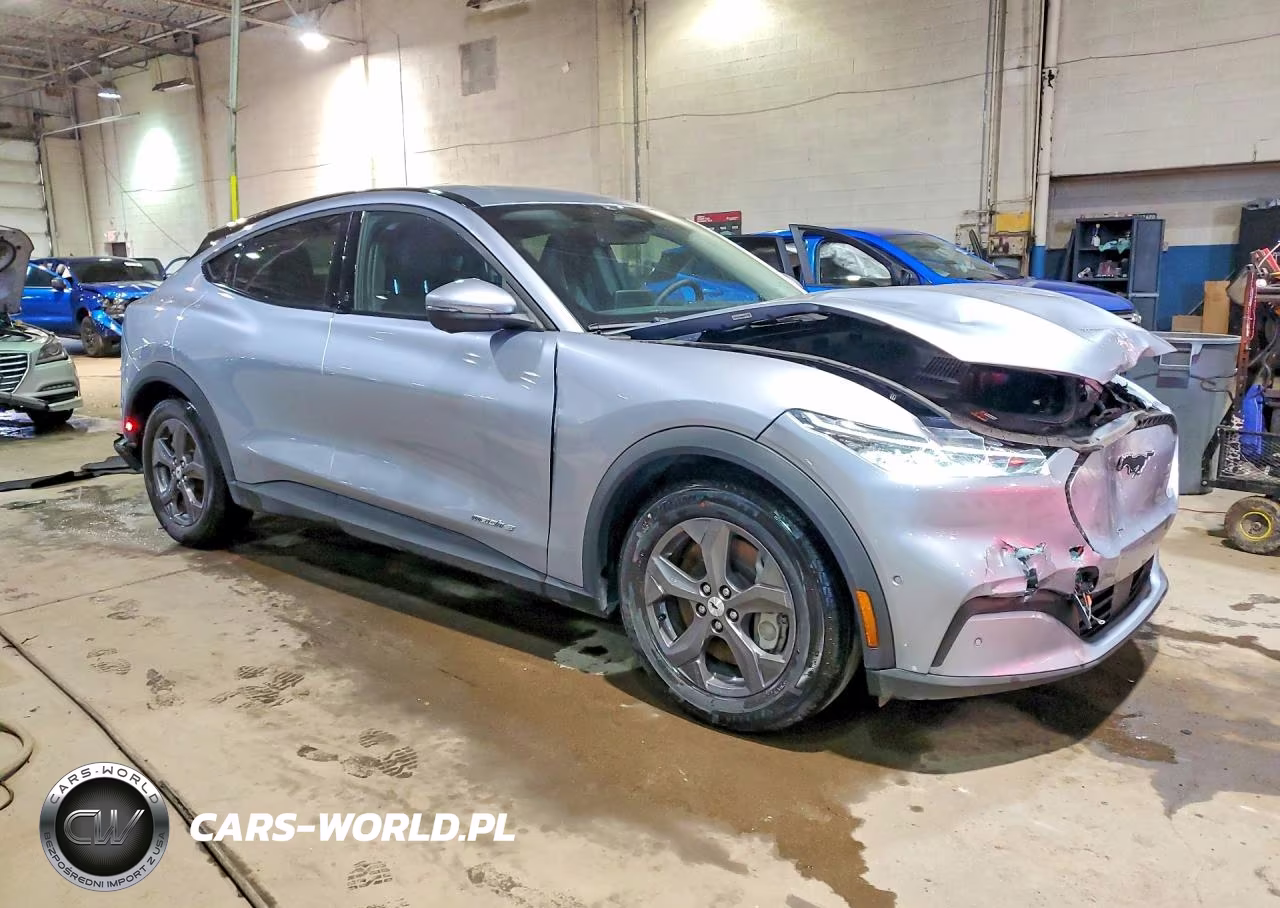 2022 Ford Mustang Mach-E Select VIN:3FMTK1RM1NMA05078 - 4