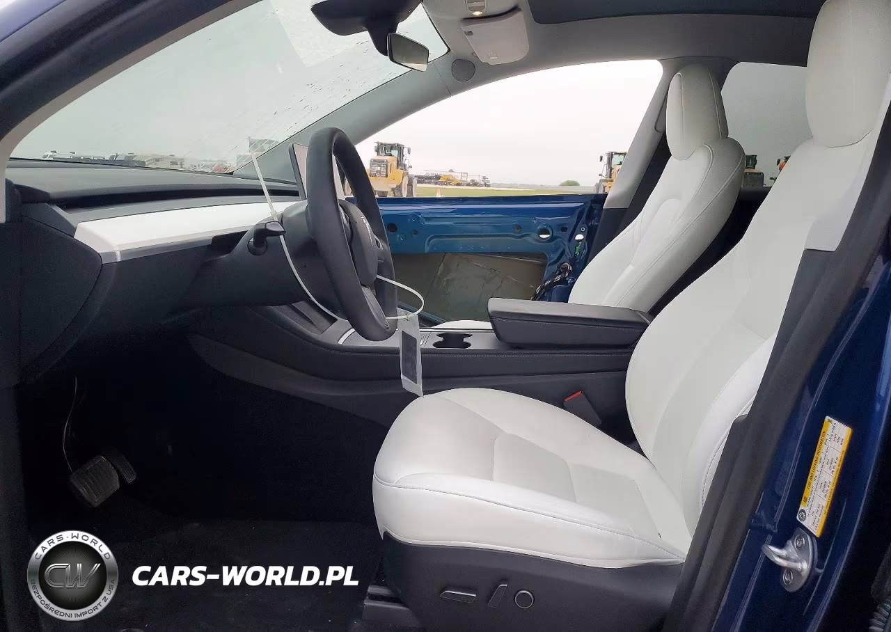 2023 Tesla Model Y VIN:7SAYGDEEXPA196485 - 7