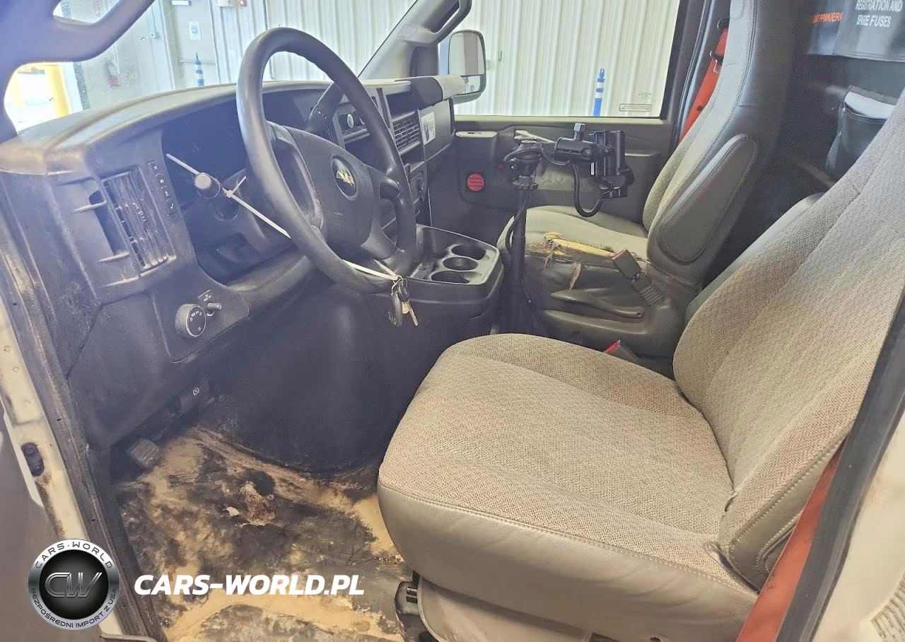 2019 Chevrolet Express G2500 VIN:1GCWGAF12K1256150 - 7