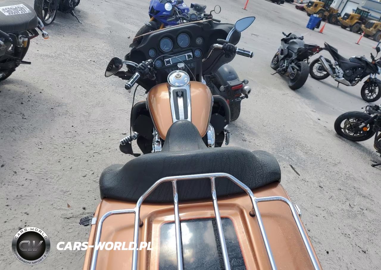 2008 Harley-Davidson Flhtcui 105Th Anniversary Edition VIN:1HD1FC4458Y604687 - 6