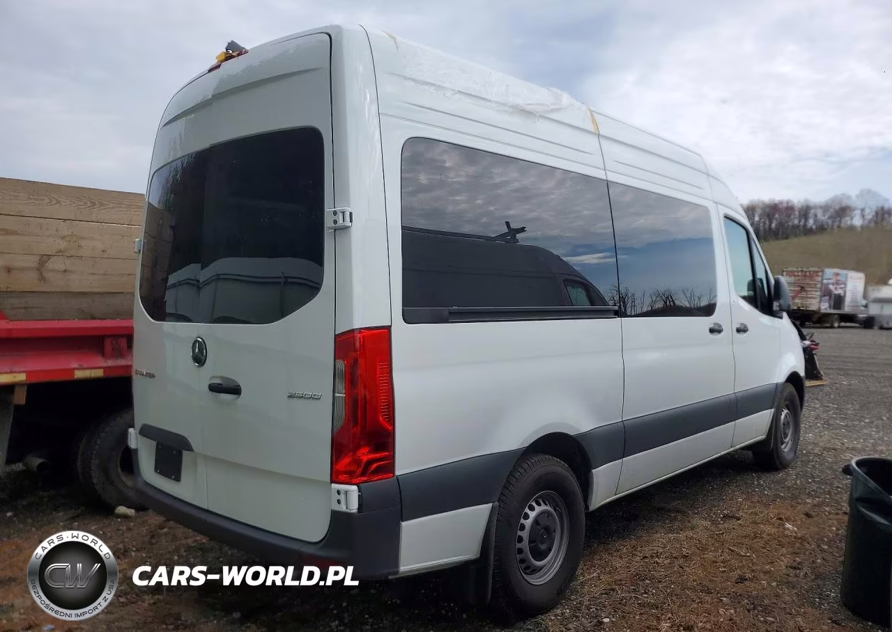 2024 Mercedes Benz Sprinter 2500 VIN:W1Z4KFHY7RP732615 - 3