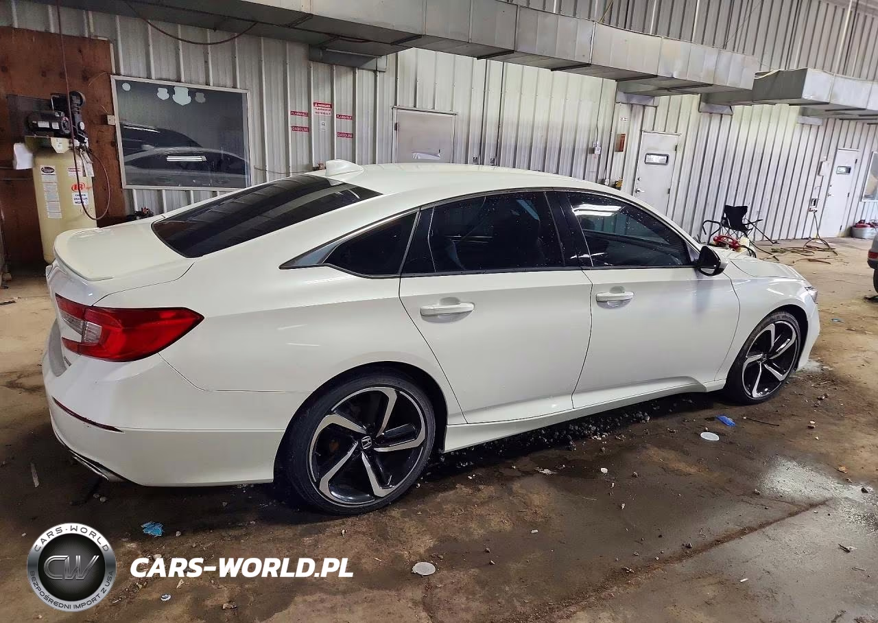 2018 Honda Accord Sport VIN:1HGCV1F30JA102384 - 3