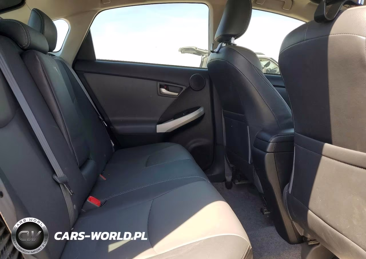 2012 Toyota Prius Four VIN:JTDKN3DU1C5464267 - 10