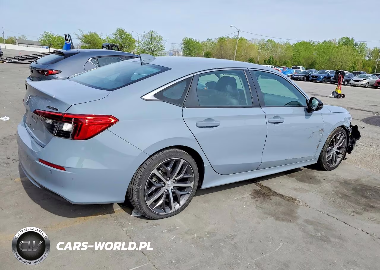 2023 Honda Civic Touring VIN:2HGFE1F94PH319352 - 3