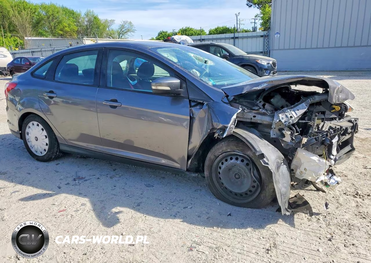 2014 Ford Focus Se VIN:1FADP3F21EL376449 - 4