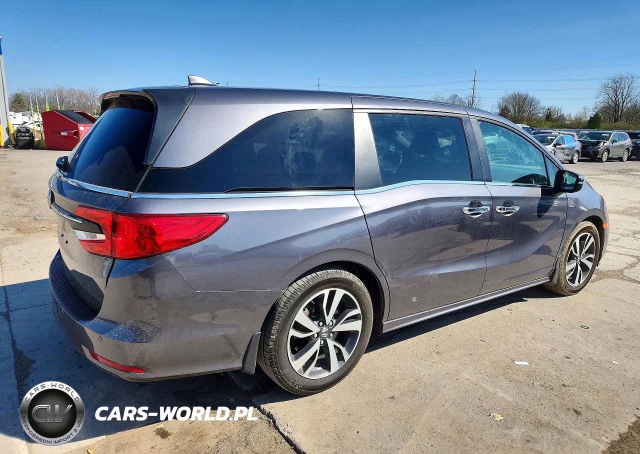 2021 Honda Odyssey Touring VIN:5FNRL6H88MB016613 - 3