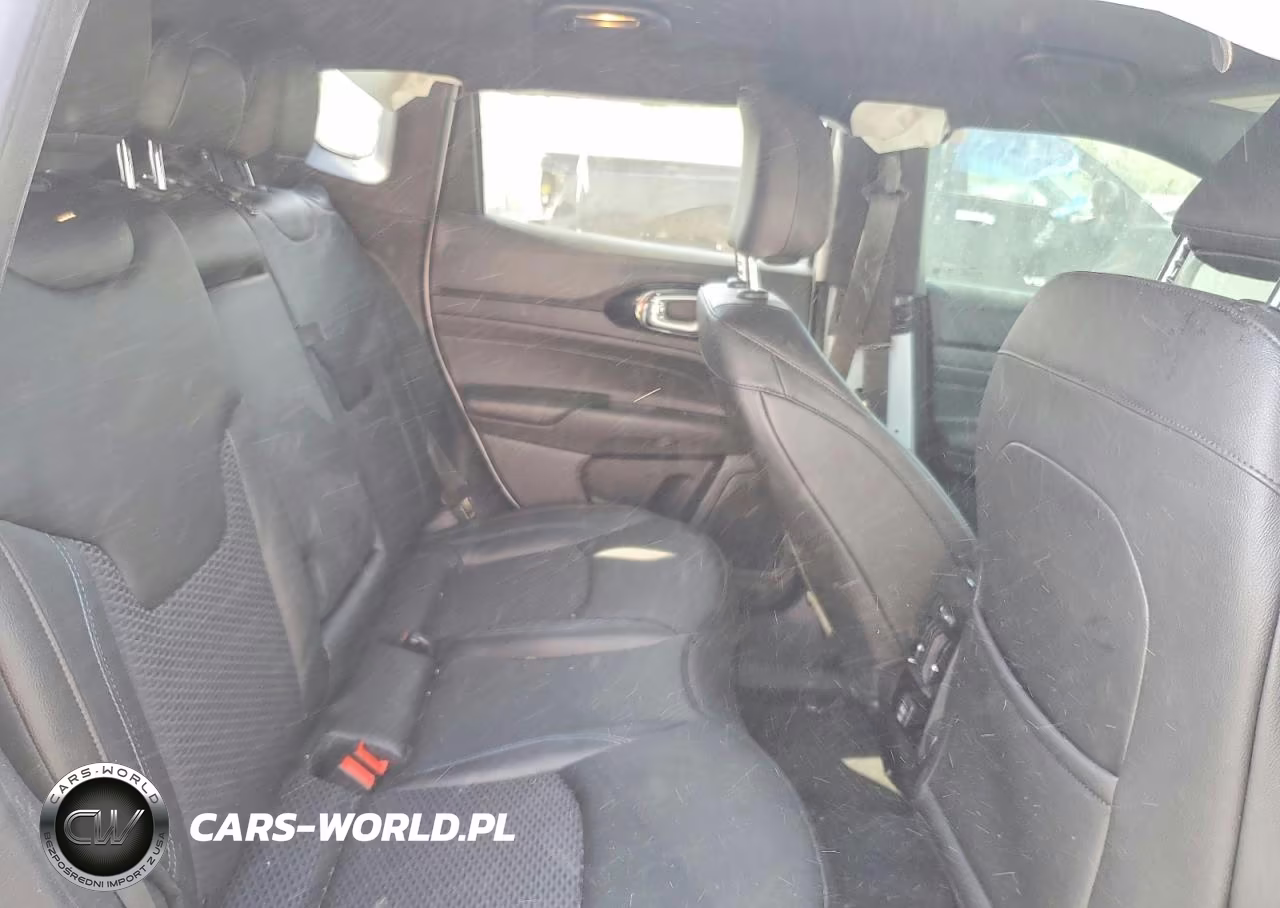 2025 Jeep Compass Latitude VIN:3C4NJDBN8ST559563 - 10