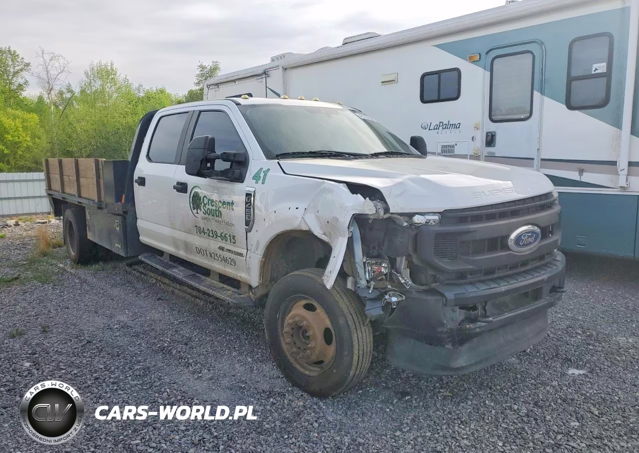 2021 Ford F450 Super Duty Flatbed Truck