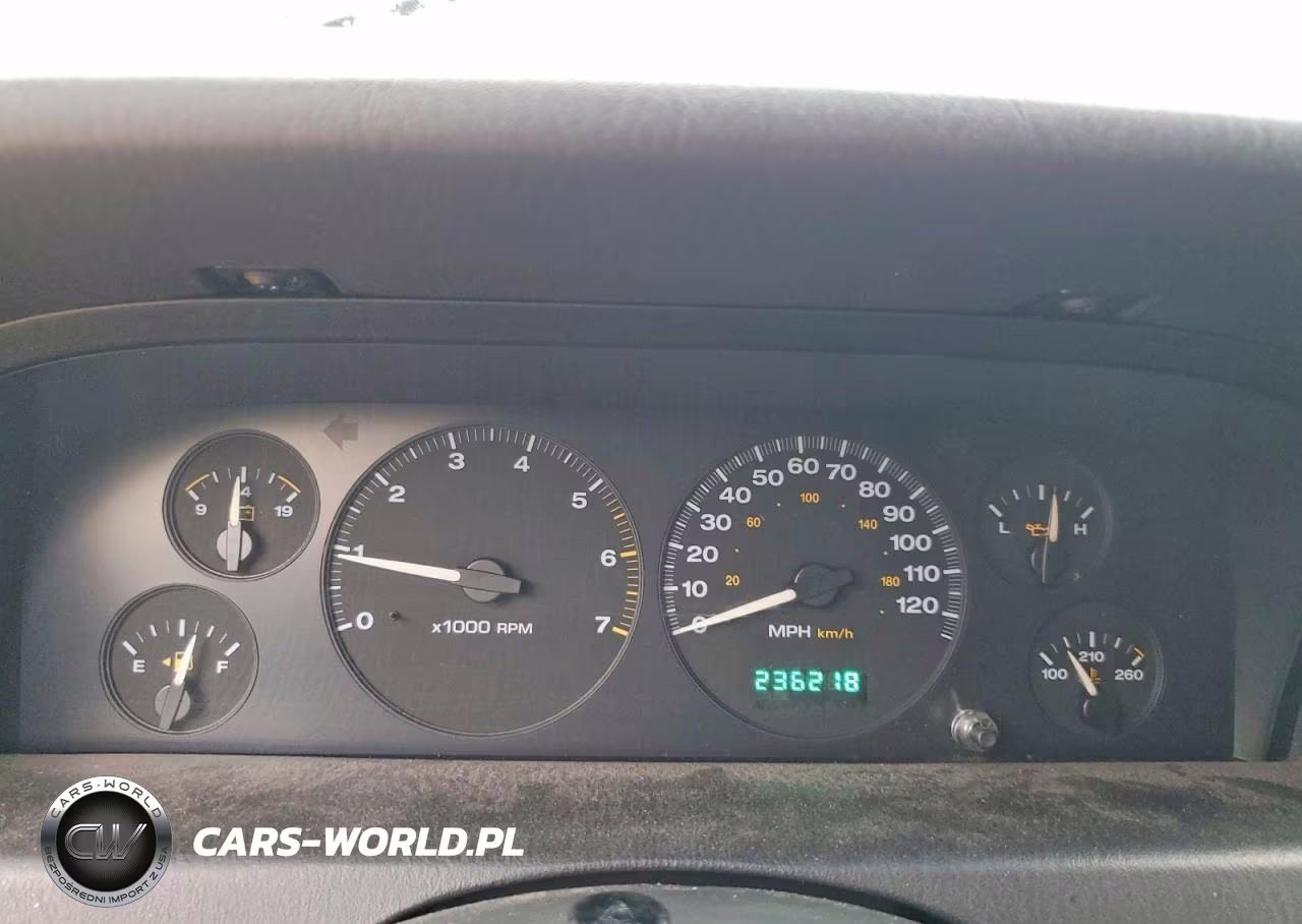 2004 Jeep Grand Cherokee Laredo VIN:1J4GX48S34C197221 - 9