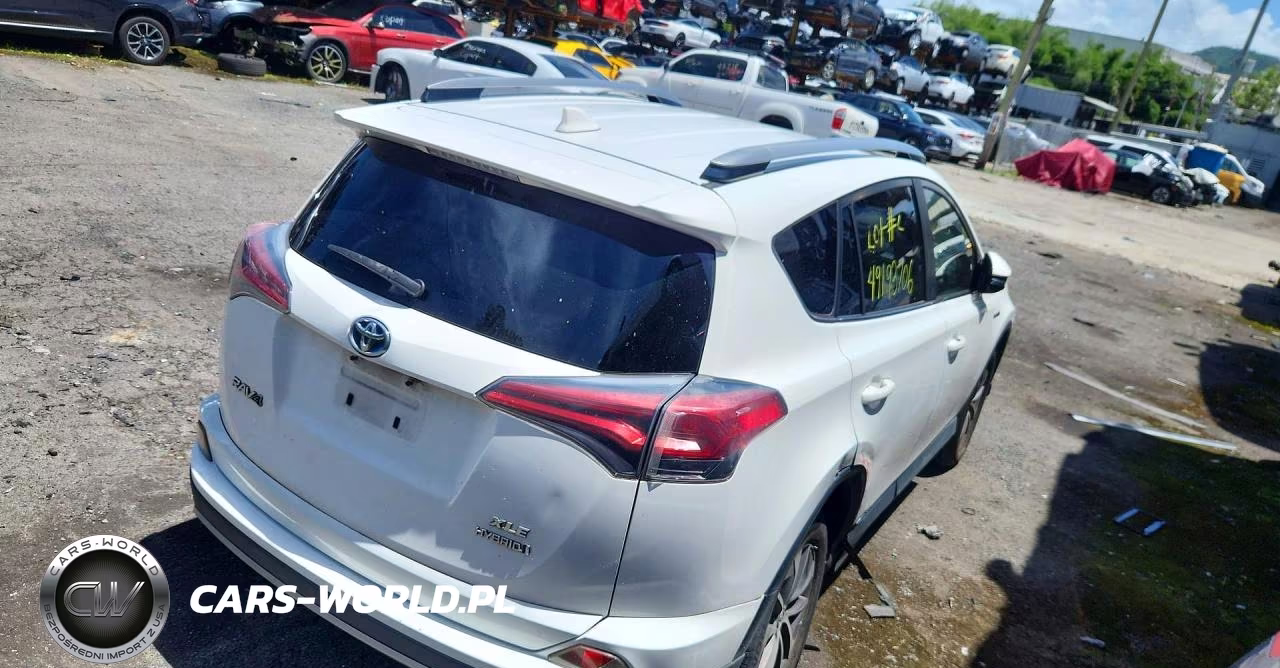 2017 Toyota Rav4 Hybrid Xle VIN:JTMRJREV4HD098208 - 3
