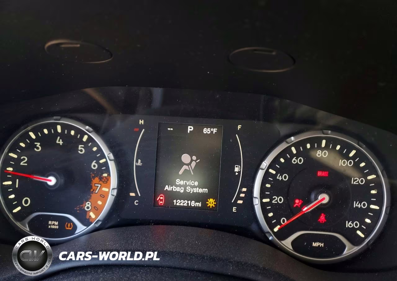 2015 Jeep Renegade Sport VIN:ZACCJAAT7FPB39005 - 9