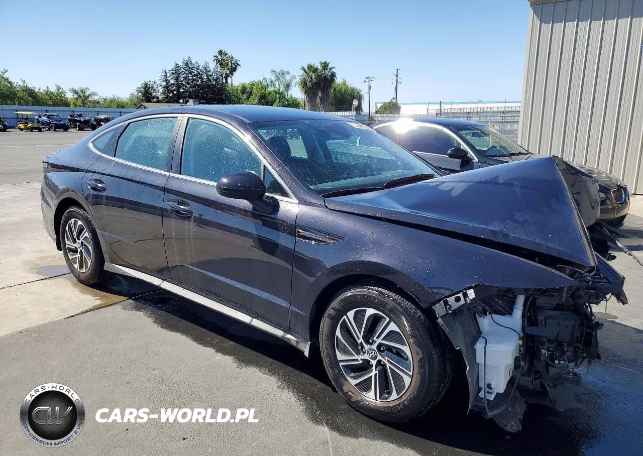2026 Hyundai Sonata Hybrid Blue VIN:KMHL24JJ1TA143233 - 4