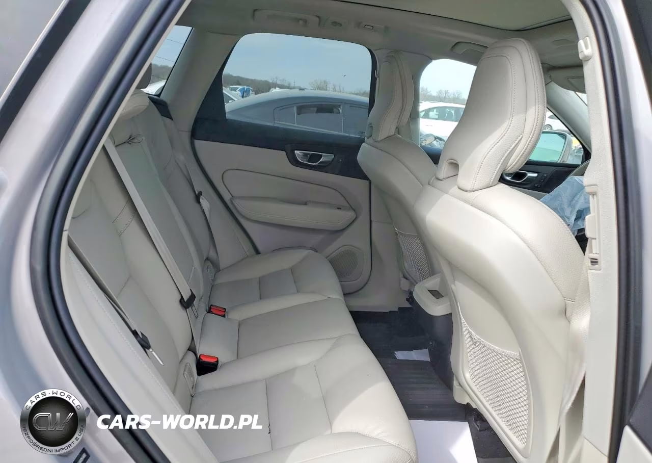 2022 Volvo Xc60 B5 Momentum VIN:YV4L12RK4N1064888 - 10