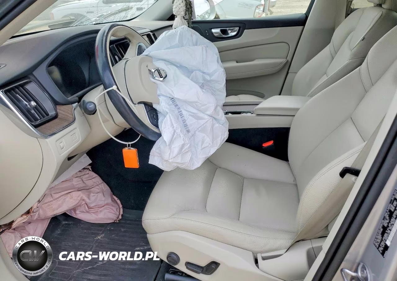 2022 Volvo Xc60 B5 Momentum VIN:YV4L12RK4N1064888 - 7
