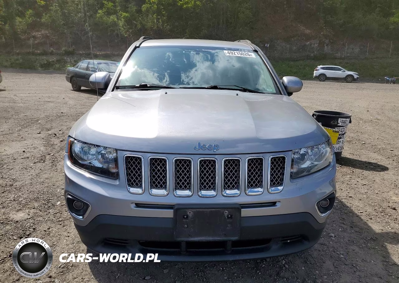 2015 Jeep Compass Latitude VIN:1C4NJDEB4FD162364 - 5