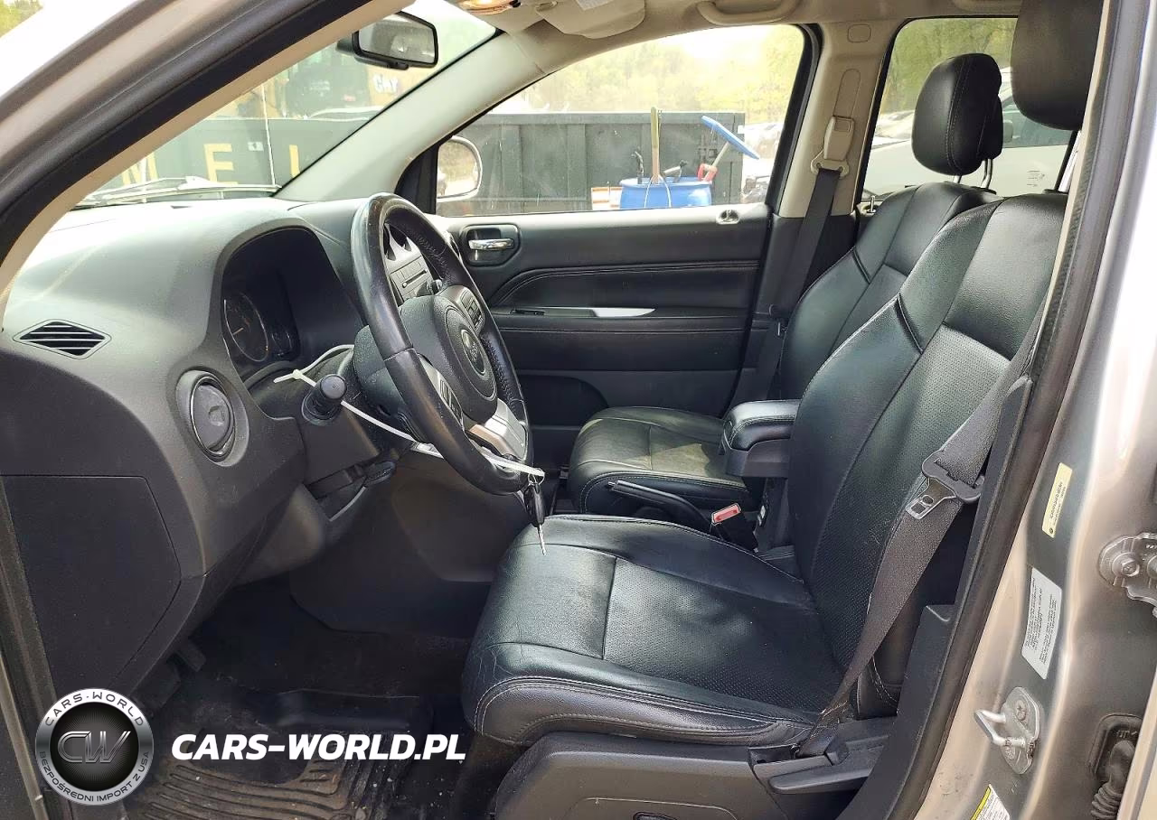 2015 Jeep Compass Latitude VIN:1C4NJDEB4FD162364 - 7