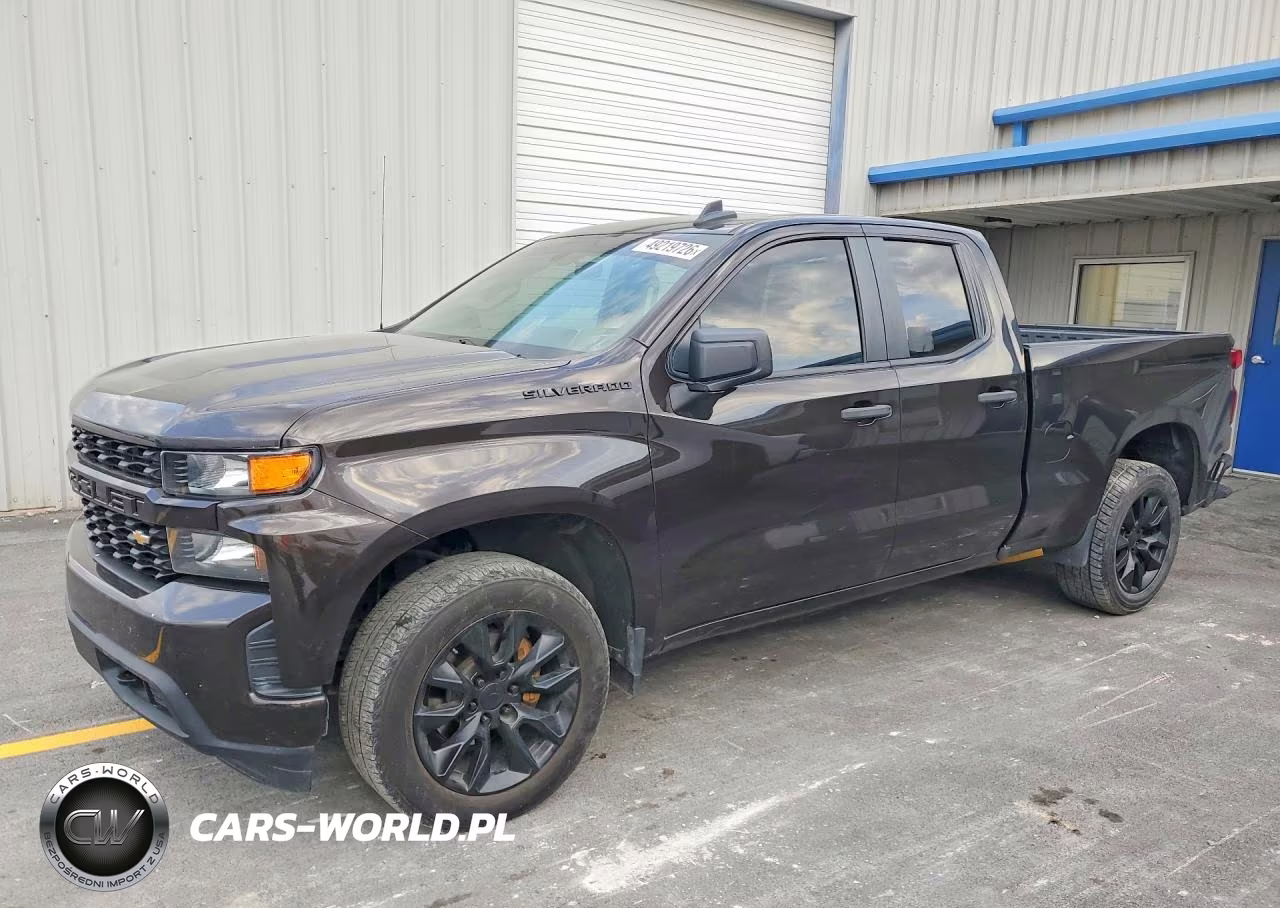 2020 Chevrolet Silverado C1500 Custom