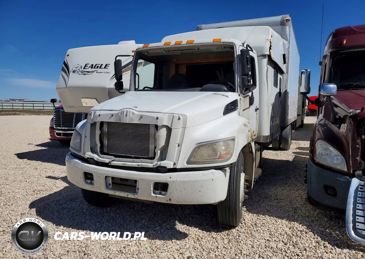 2018 Hino 258-268 Box Truck