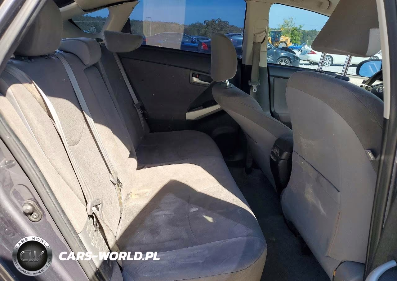 2013 Toyota Prius Two VIN:JTDKN3DU0D5669578 - 10
