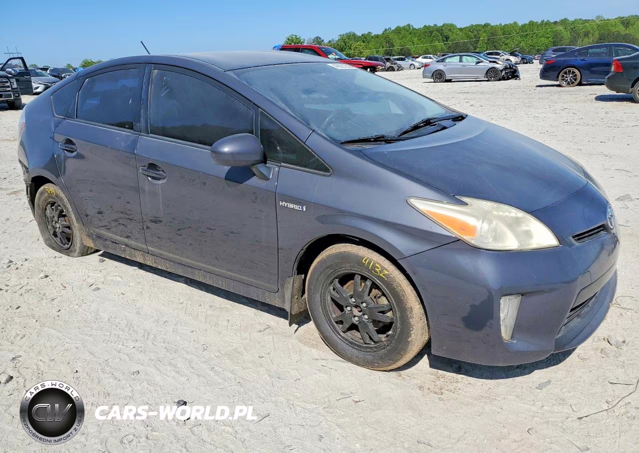 2013 Toyota Prius Two VIN:JTDKN3DU0D5669578 - 4