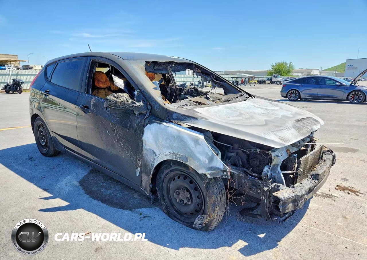 2012 Hyundai Accent Gs VIN:KMHCT5AE7CU021724 - 4