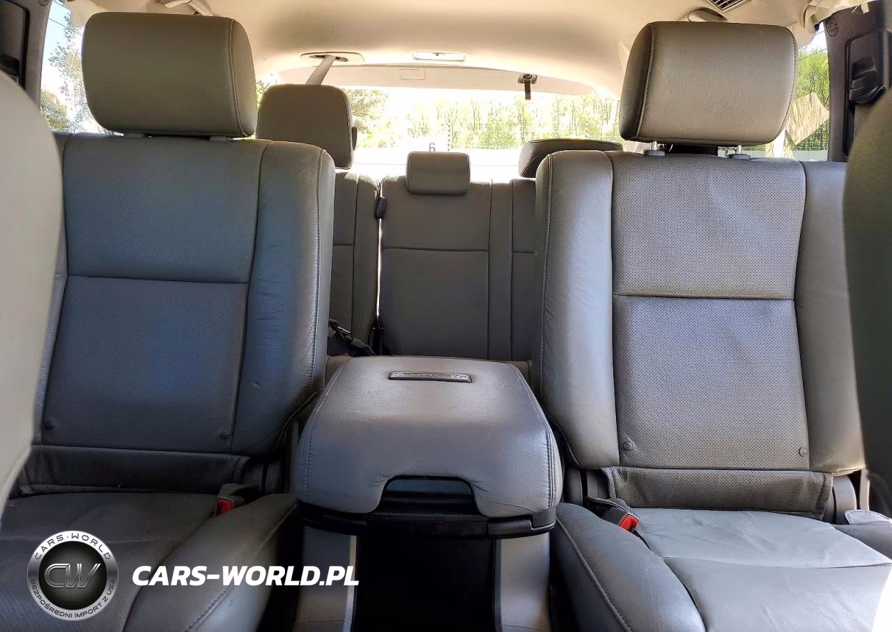 2015 Toyota Sequoia Platinum VIN:5TDDW5G14FS117453 - 10