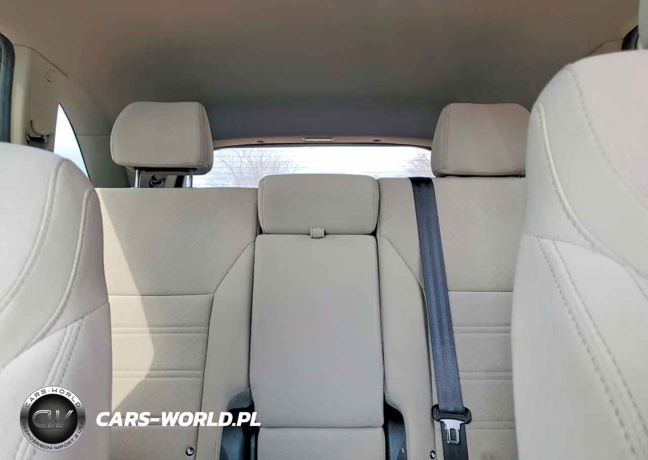 2020 Kia Sorento S VIN:5XYPGDA59LG659771 - 10