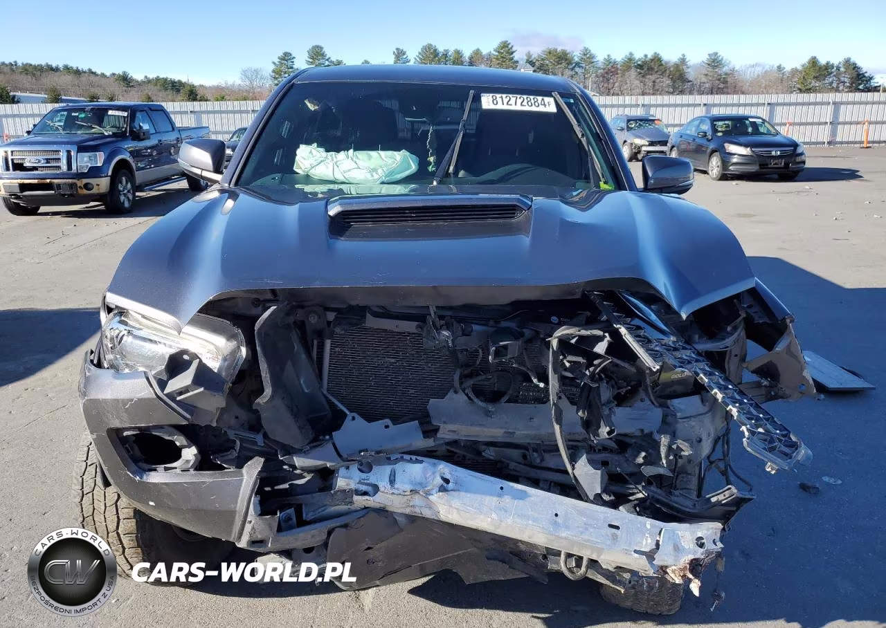 2018 Toyota Tacoma Double Cab VIN:5TFCZ5AN3JX136934 - 5