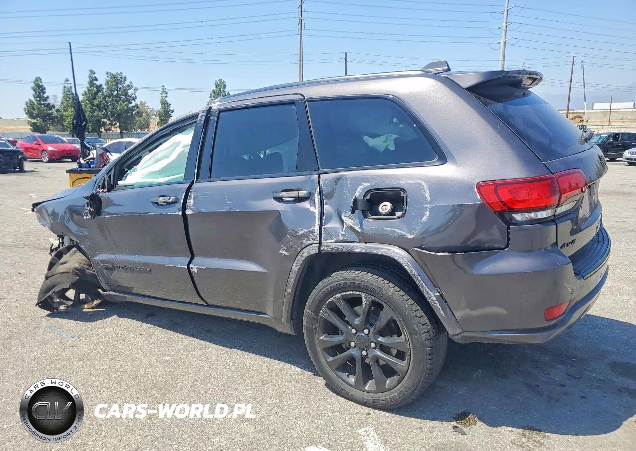 2018 Jeep Grand Cherokee Laredo VIN:1C4RJFAG4JC319923 - 2