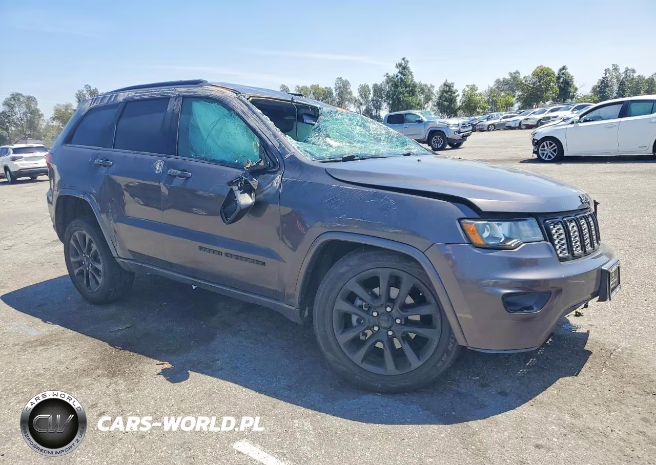 2018 Jeep Grand Cherokee Laredo VIN:1C4RJFAG4JC319923 - 4