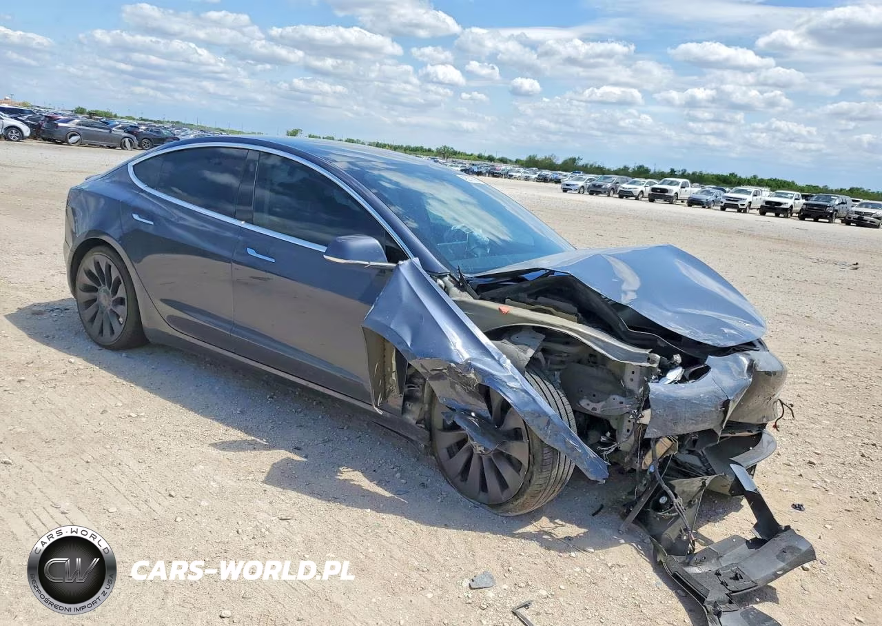 2020 Tesla Model 3 VIN:5YJ3E1ECXLF623610 - 4