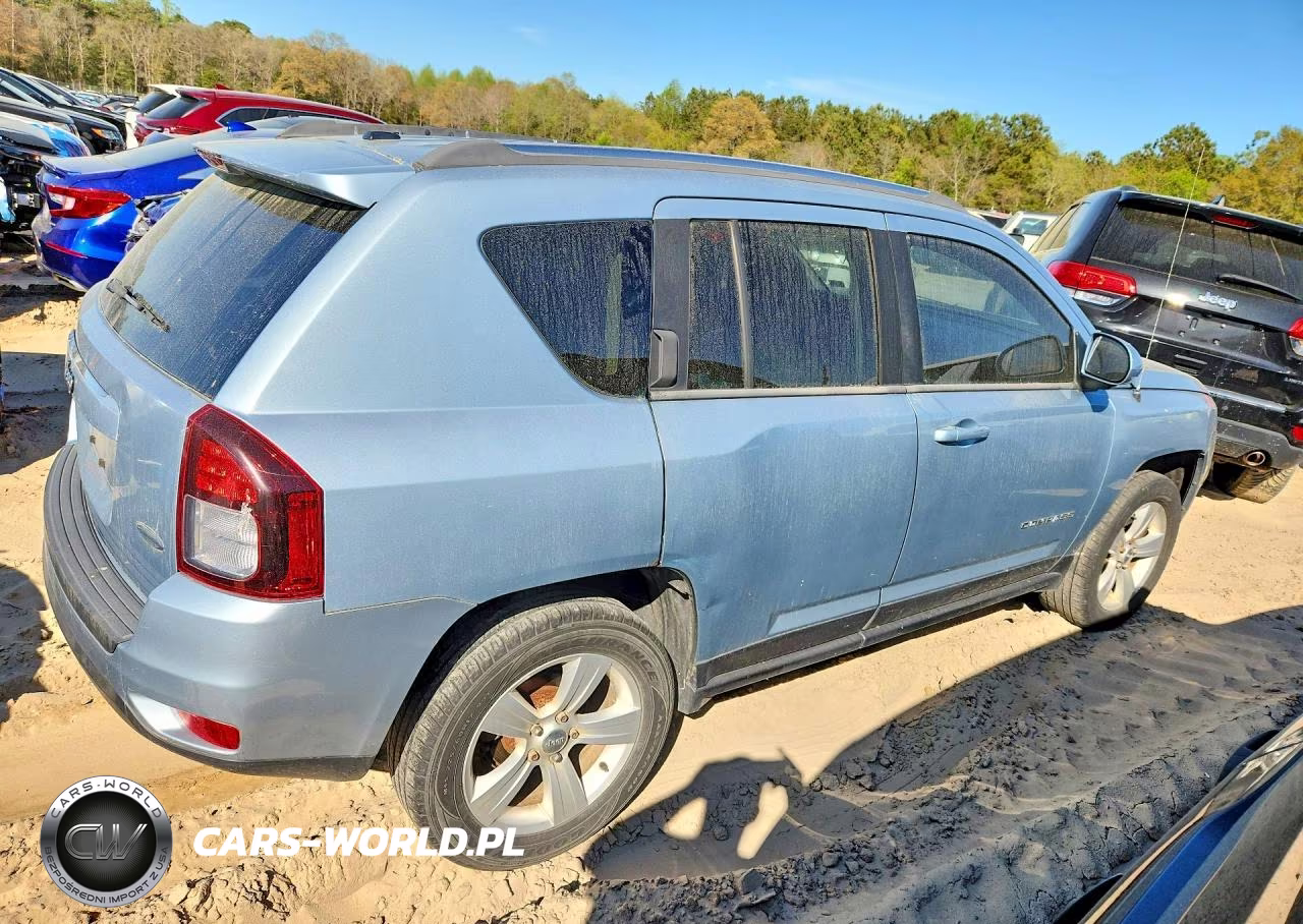 2014 Jeep Compass Latitude VIN:1C4NJDEB7ED528865 - 3