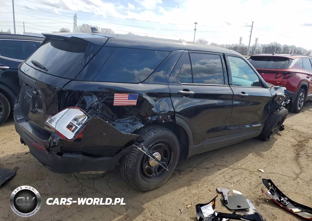 2023 Ford Explorer Police Interceptor VIN:1FM5K8AB7PGC18707 - 3