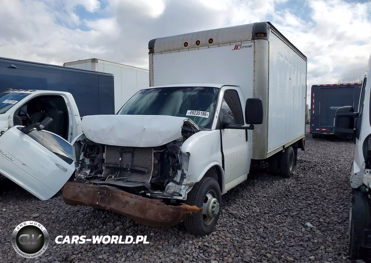 2005 Chevrolet Express G3 - Box Truck
