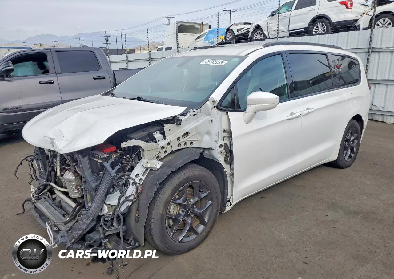 2019 Chrysler Pacifica Touring L Plus