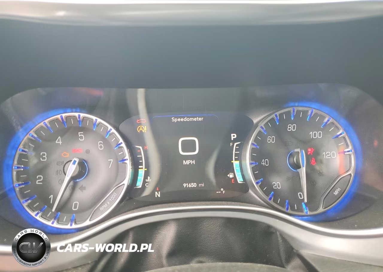 2019 Chrysler Pacifica Touring L Plus VIN:2C4RC1EG8KR574784 - 9