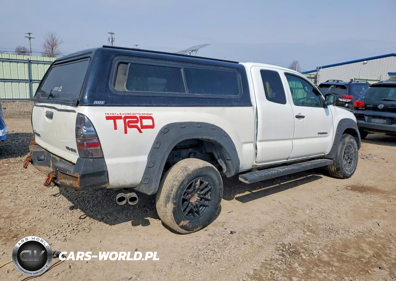 2005 Toyota Tacoma Access Cab VIN:5TEUU42N85Z037746 - 3