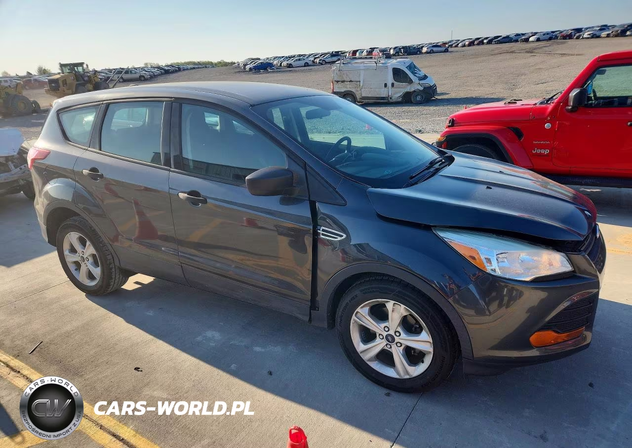 2015 Ford Escape S VIN:1FMCU0F7XFUB91462 - 4