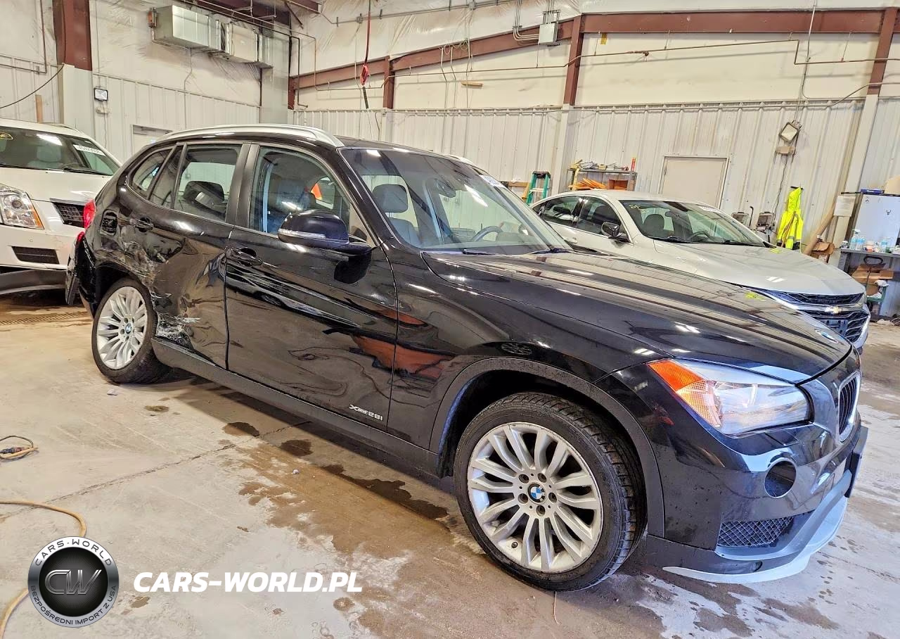 2015 BMW X1 xDrive28I VIN:WBAVL1C53FVY38980 - 4