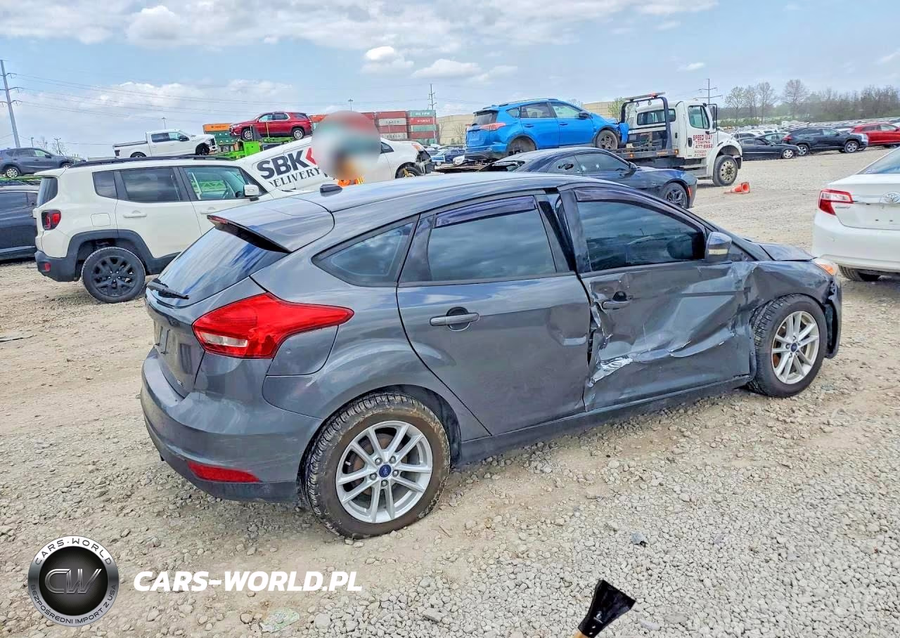 2017 Ford Focus Se VIN:1FADP3K21HL324748 - 3