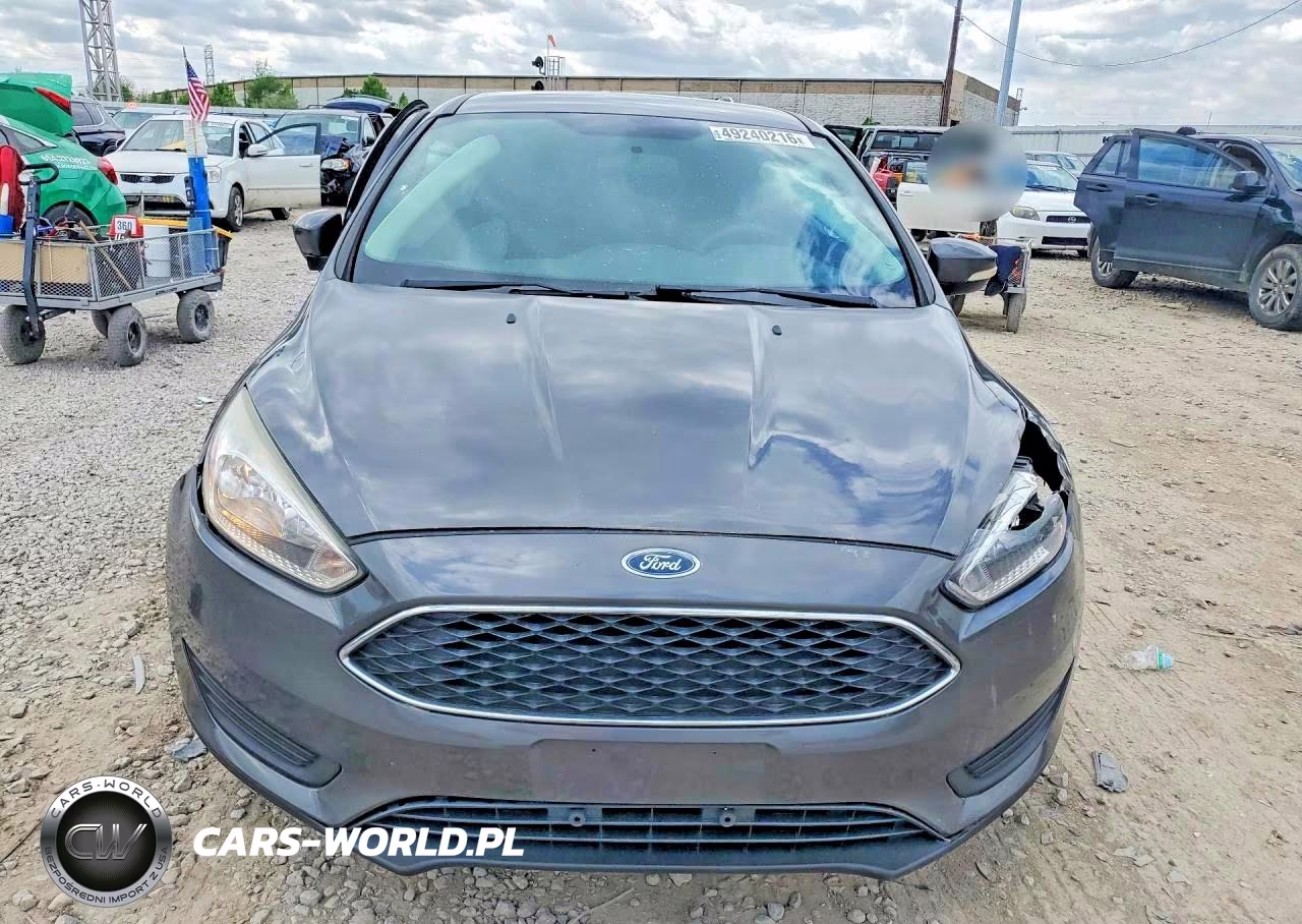 2017 Ford Focus Se VIN:1FADP3K21HL324748 - 5