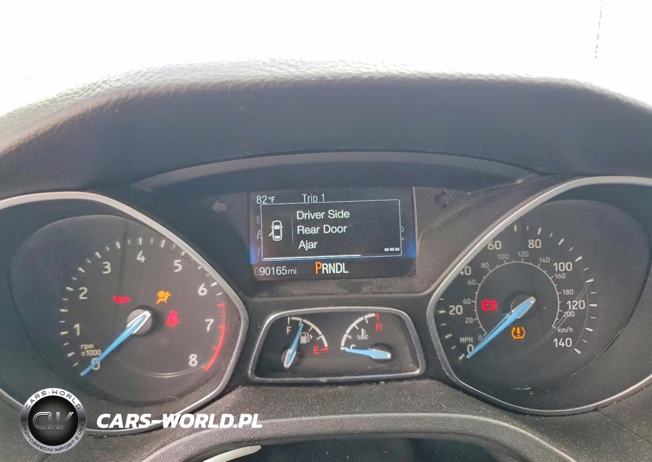 2017 Ford Focus Se VIN:1FADP3K21HL324748 - 9