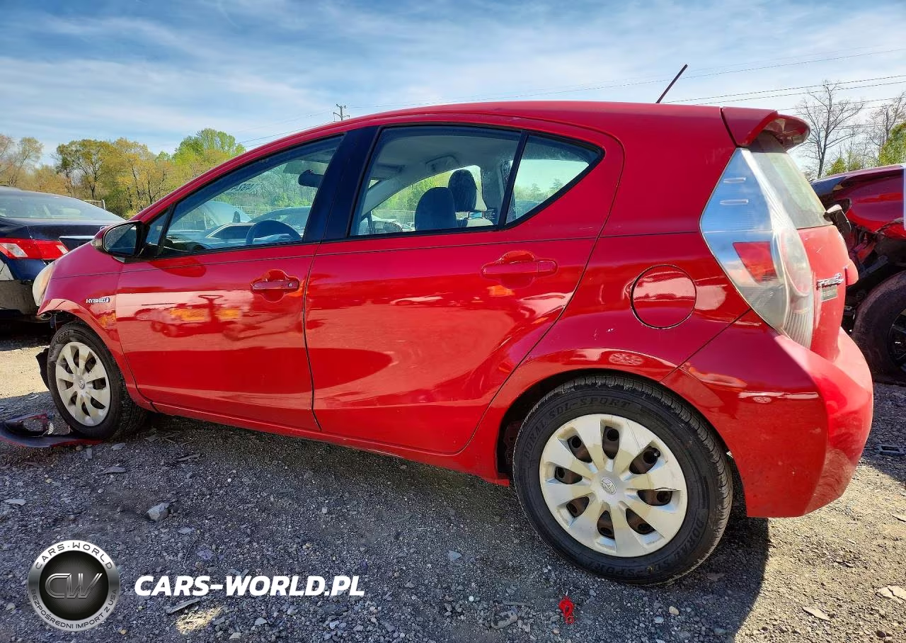 2012 Toyota Prius C Two VIN:JTDKDTB3XC1002231 - 2